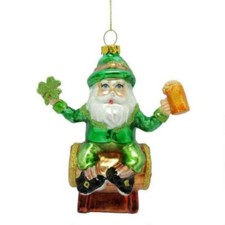BLOWN GLASS IRISH SANTA ORNAMENT BEER BARREL IRELAND SHAMROCK LUCK NWT