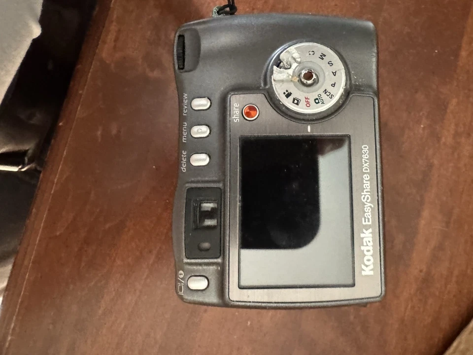 Kodak EasyShare DX7630 6.1MP Digital Camera - Blacko Ok - Image 2 of 3