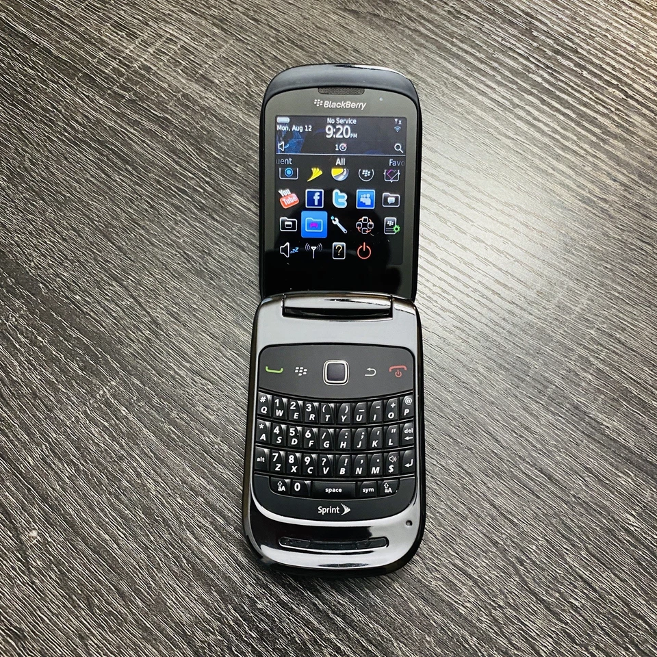 BlackBerry Style 9670 Flip Phone (Sprint) Black & Grey Chrg Cord & Battery - Image 2 of 4
