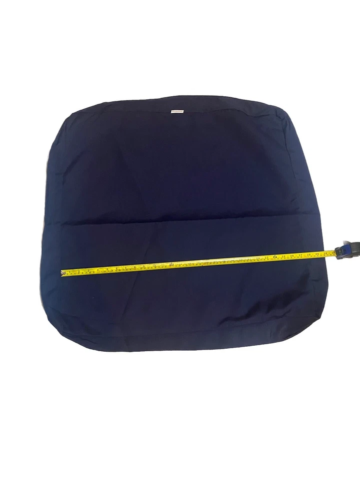 Juego de 2 fundas para sillas de exterior Sunbrella 27 x 27 x 4, azul marino Foto 4 de 4