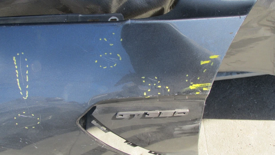 Ford Mustang Shelby GT350 2015-2016-2017-2018-2019-2020 GUARDABARROS LADO DEL CONDUCTOR OEM Foto 3 de 4