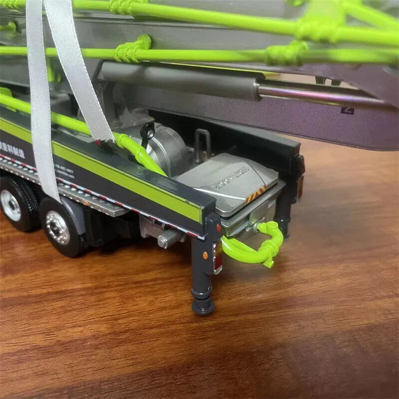 1:38 for ZOOMLION 64X-6RZ carbon boom concrete pump New for Benz