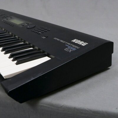 KORG WAVESTATION EX Keyboard Synthesizer with many cards included