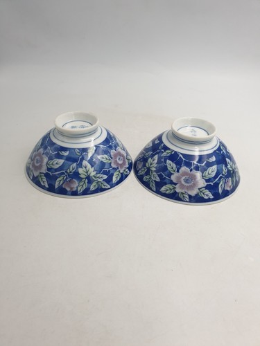 JAPANESE FINE PORCELAIN FOOTED RICE SOUP BOWLS BLUE WHITE FLORAL BLUE MAUVE PAIR - Picture 5 of 12