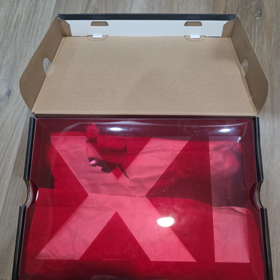 Talla 10.5 - Jordan 11 Retro Bred 2012 Foto 2 de 3