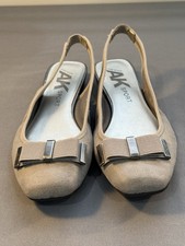 Women  s Shoes Anne klein Gray Suede sport shoes Close toe back strap Size 9