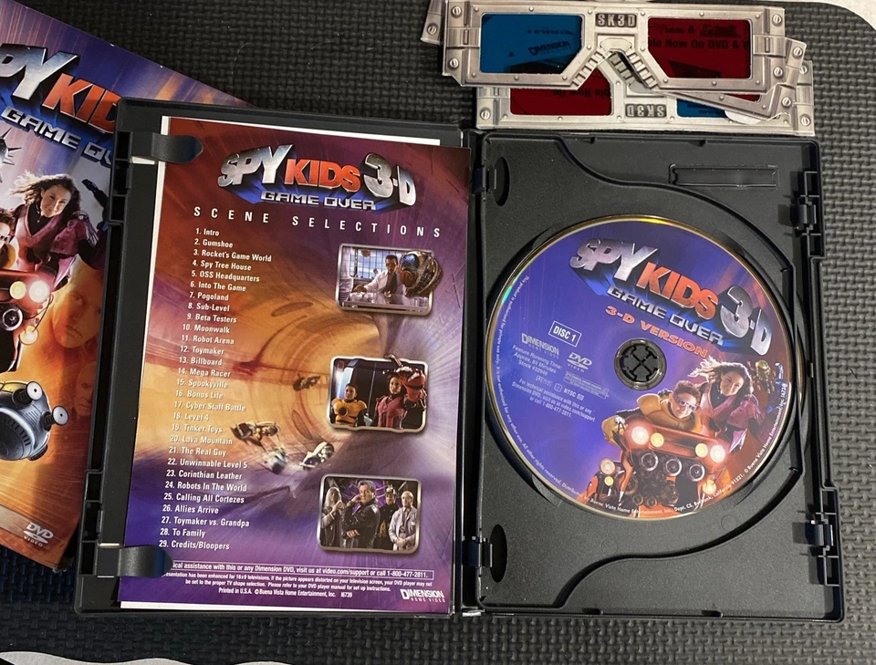 Spy Kids 3D -Game Over (DVD 2004 Includes both 3D & 2D CIB w/3D Glasses - Image 2 of 4