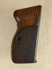 SIG P210 English Walnut Chkd+Back Pistol Grips w/Bottom Mag Rel./Lanyard NEW U1