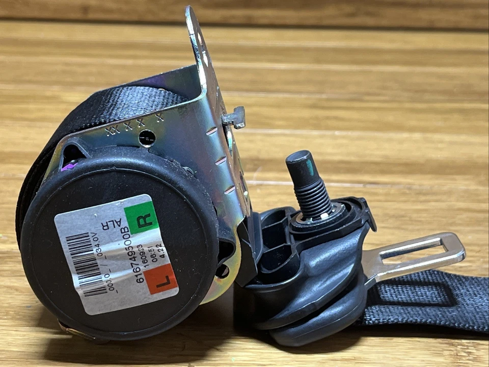 2016-2019 Porsche 911 Rear Right Side Seat Belt Retractor Black 99180303508 OEM - Image 4 of 4