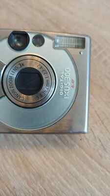Vintage Canon IXUS 300 Digital Compact Camera .no battery. Does