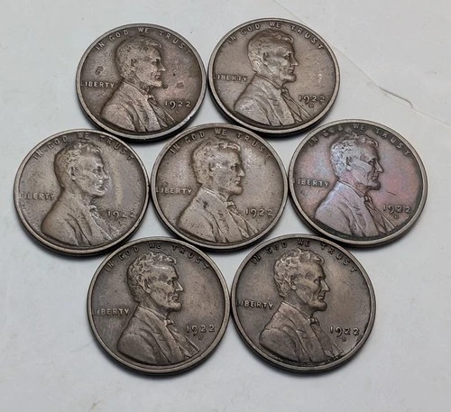 1922 D Lincoln Cent (7 coins) Fine to  Extra Fine Condition F to XF