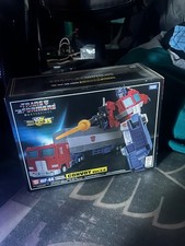 Takara Tomy Transformers Masterpiece MP-44 Convoy  Optimus Prime  Ver. 3.0 weigh