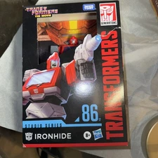 Hasbro 2020 Transformers Studio Series 86-17 Voyager Class Ironhide damage box