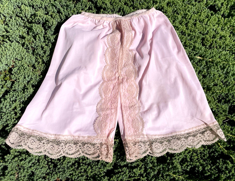 Vtg Pink Nylon Bloomers Pettipants Slip Shorts Sweet Floral Light Tan Lace NEW