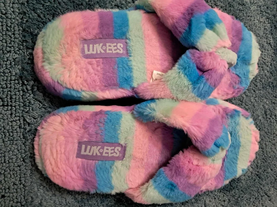 Luk-Ees by Muk-Luks Fuzzy Flip-Flop Slippers Med/7-8 women's - Image 4 of 4