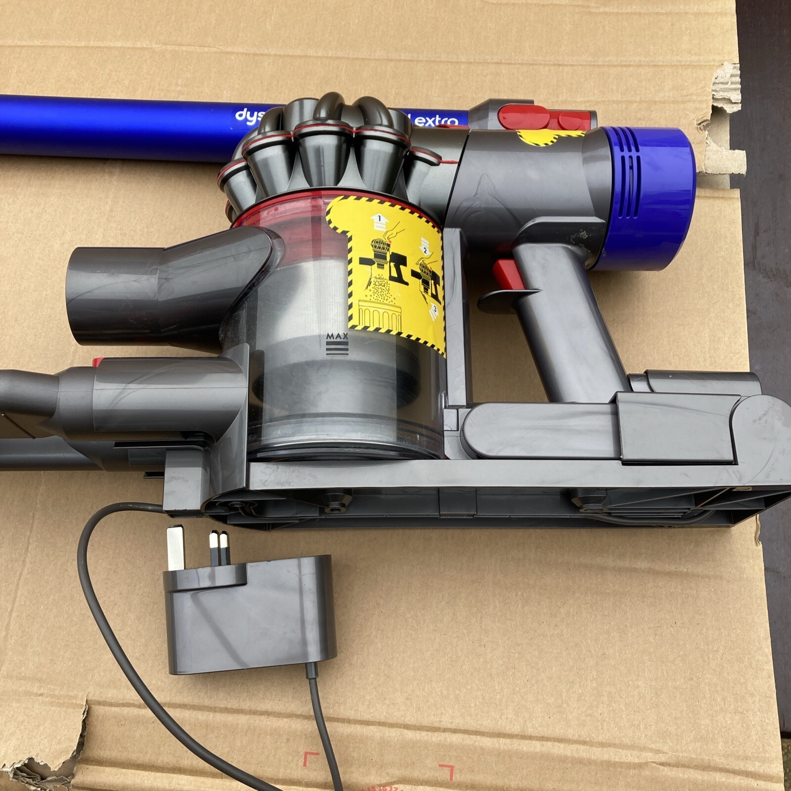 Dyson V7 Motorhead Extra Cordless Vacuum Cleaner 4600 aMh Battery eBay