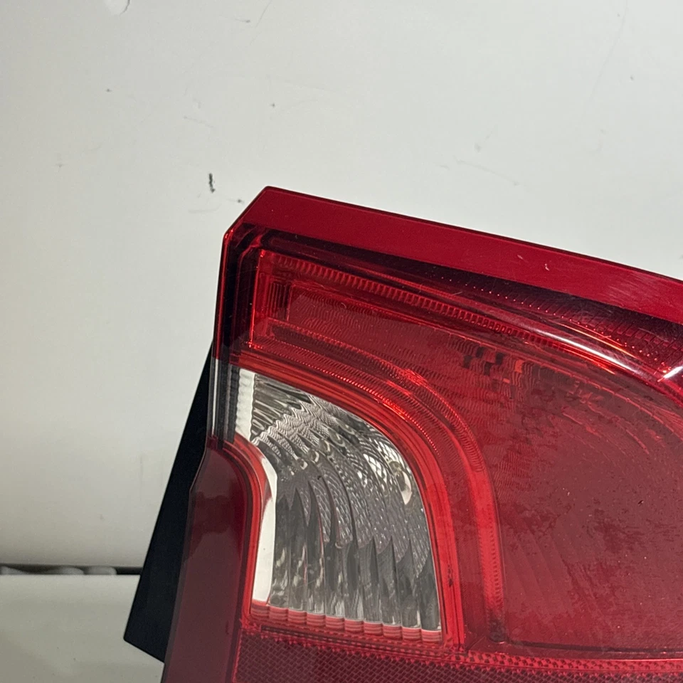 2012 VOLVO S60 RIGHT PASSENGER SIDE OUTER TAIL LIGHT 30796268 OEM - Изображение 2 из 4