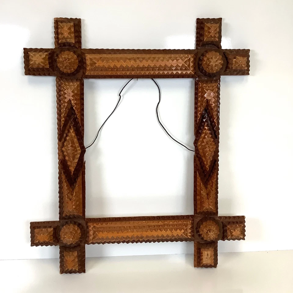 Arte de vagabundo antiga moldura de madeira popular 7,5”x9,75” abertura primitiva esculpida à mão vintage - Imagem 2 de 4