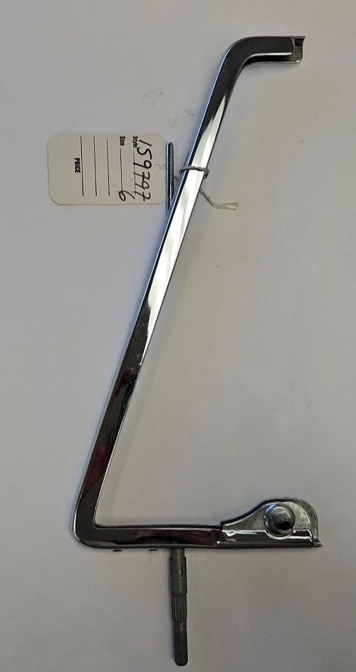 Marco cromado de vidrio ala de ventilación delantera derecha DeSoto Chrysler 1955-1956 1597976 nuevo en stock Foto 3 de 4