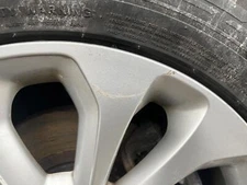 Used Wheel fits: 2015 Kia Sorento 18x7-1/2 alloy w/TPMS Grade C