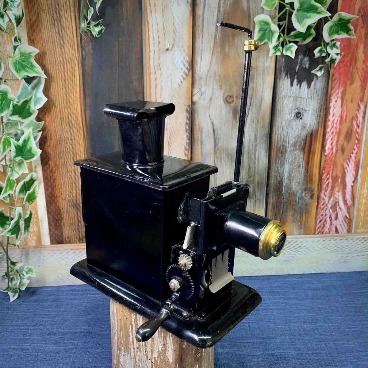 PROJECTEUR/SUPER 8 LAPIERRE cinéma/avec films/modele bugs bunny/en boite d'orig EUR 70,00