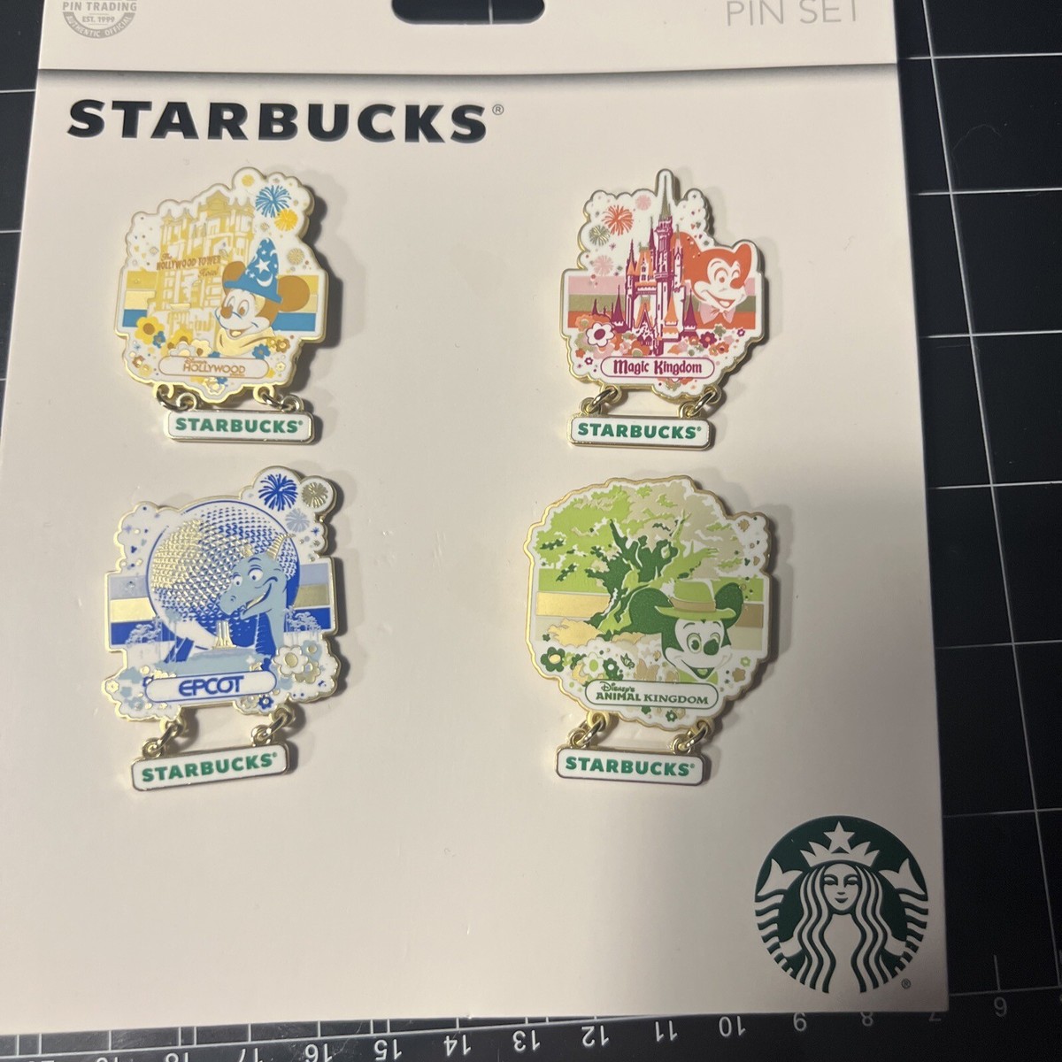 Disney World  50周年　スターバックス　ピンバッチ　4つセット Walt Disney World 50th Anniversary Starbucks 4 Park Pin Set