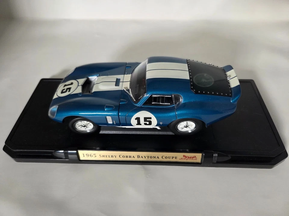 Yat Ming 1965 Shelby Cobra Daytona Coupe 1:18 Diecast Blue #15 Display Model - Image 2 of 4