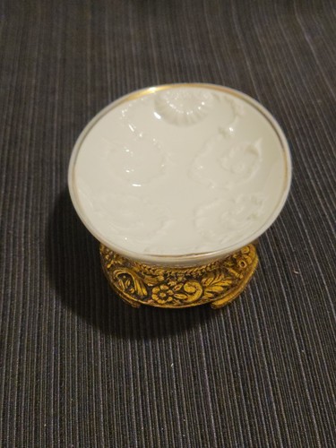 Vintage Ceramic Vanity Oval Soap Dish White And Gold - Picture 2 of 9