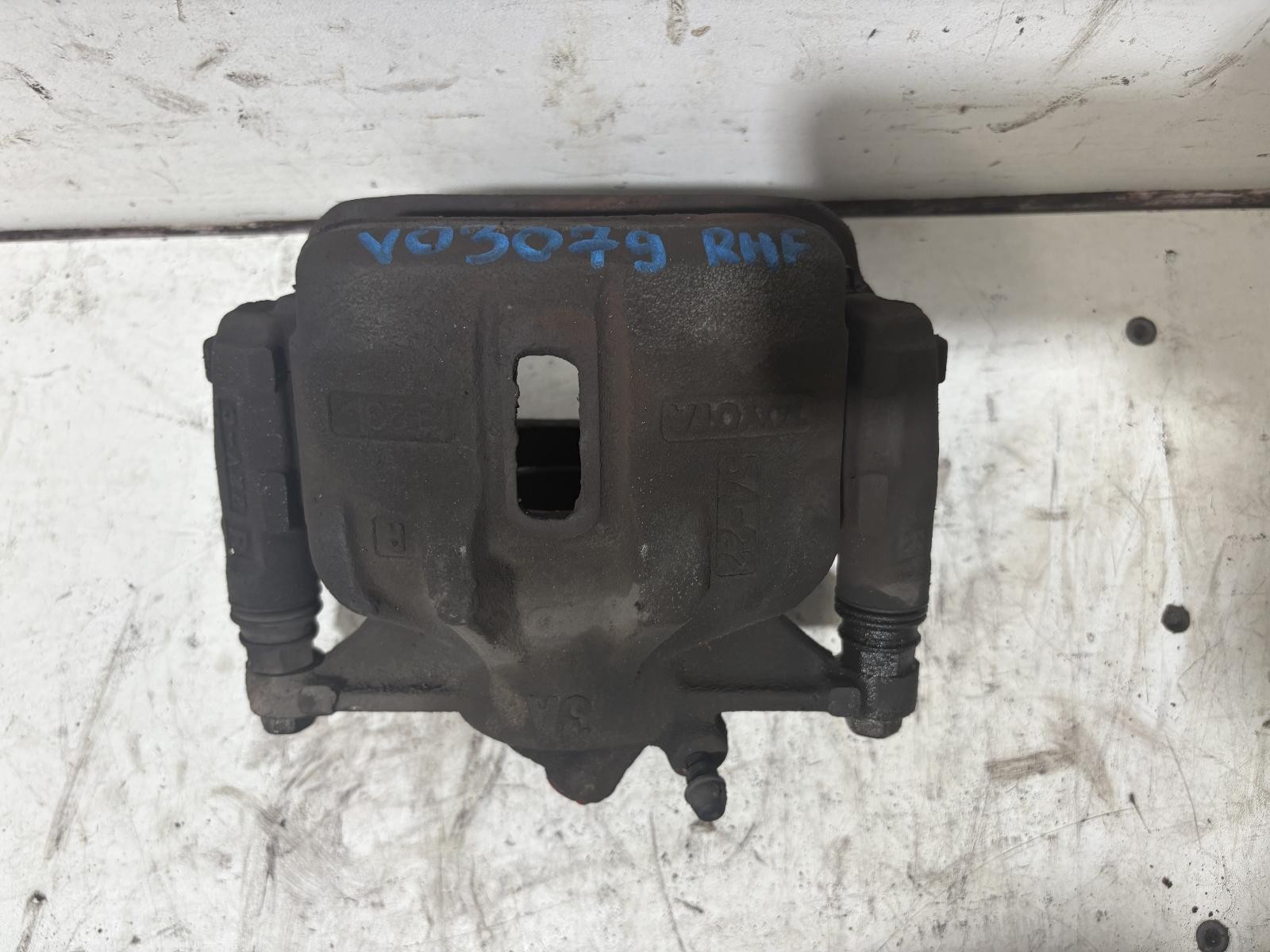 Toyota Corolla Right Front Caliper AE112 10/1998-11/2001 - thumbnail 2