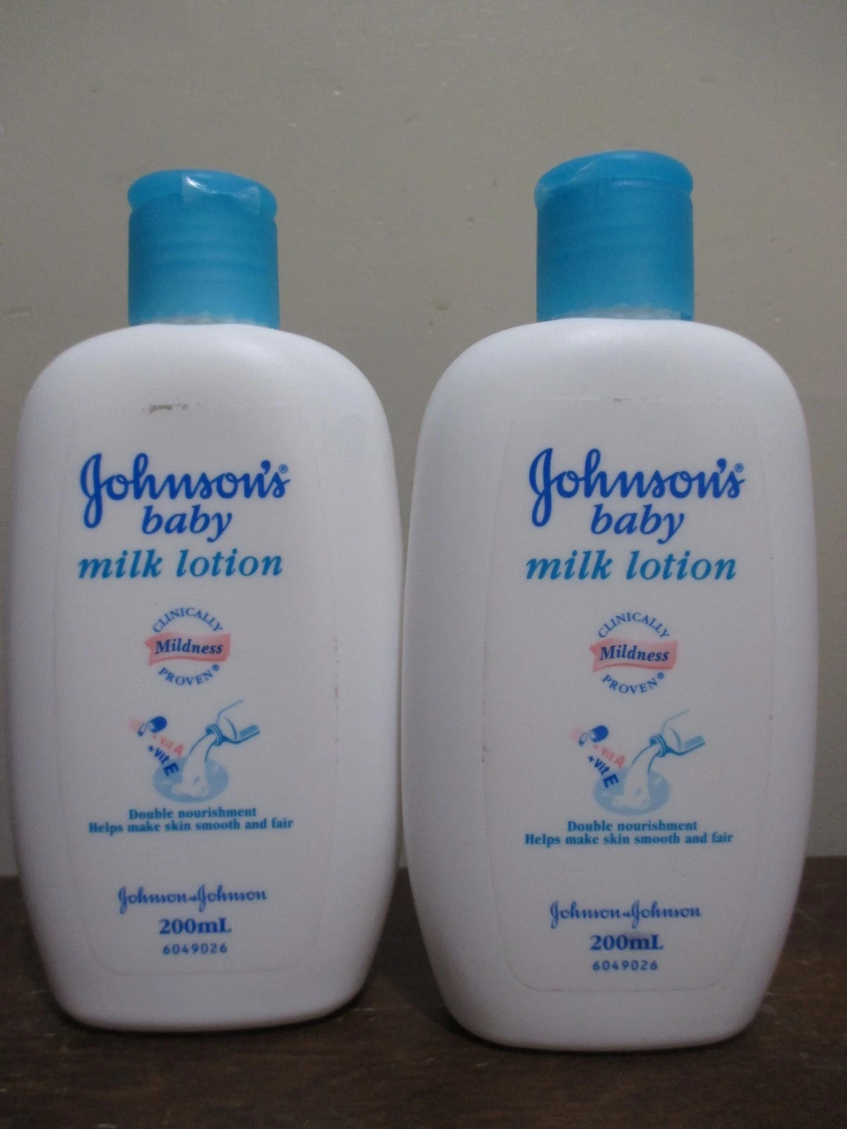2x Johnson's Baby Milk Lotion 200ml/7oz Original
Opens in a new window or tab