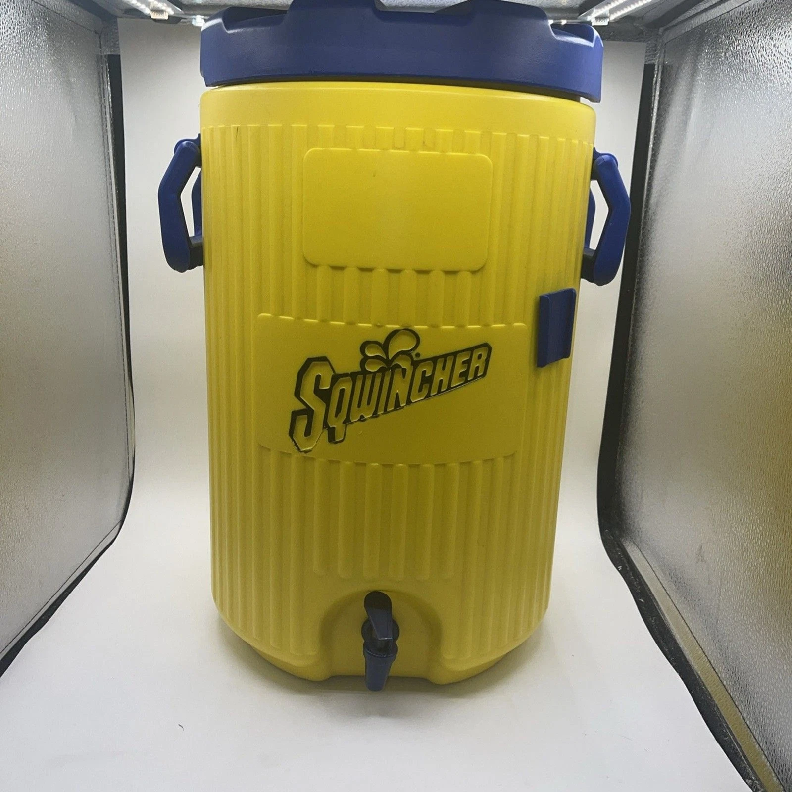 Sqwincher Beverage Dispenser 5 Gallon Cooler 19-1/2" H x 13-1/2" Yellow
Opens in a new window or tab