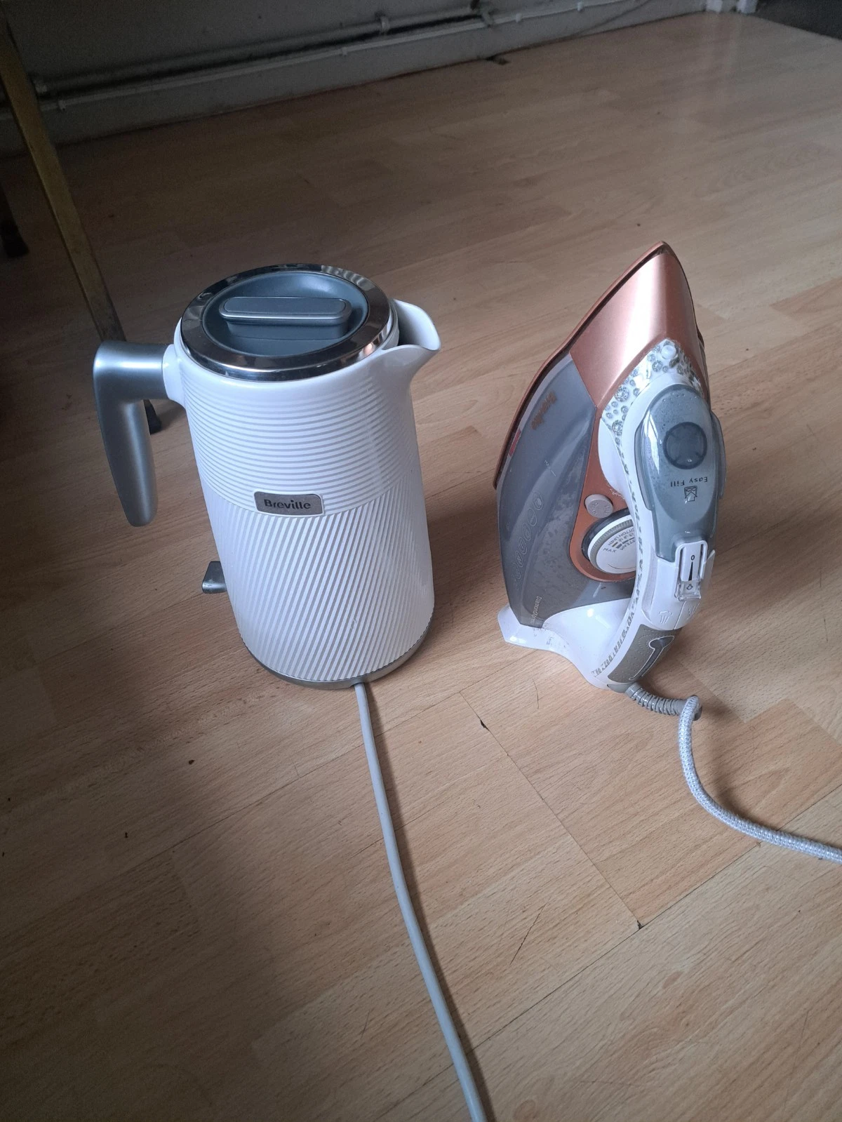BREVILLE DIAMONDEXPRESS STEAM IRON & JUG KETTLE