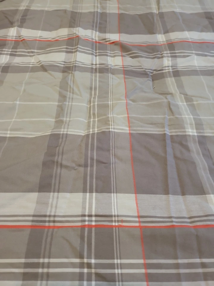 Lacoste Plaid QUEEN Comforter 92x96 Gray Red White Cotton Shell Polyester Fill - Image 3 of 4