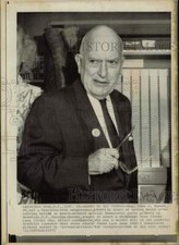 1972 Press Photo Representative John J. Rooney of New York votes in Brooklyn