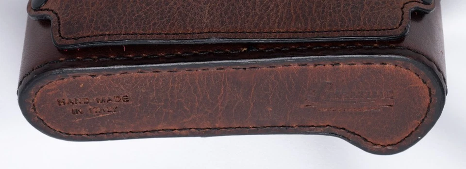 Estuche de cuero Leicatime Luigi Crescenz para cámara de película Leica; chocolate usado. Foto 3 de 4