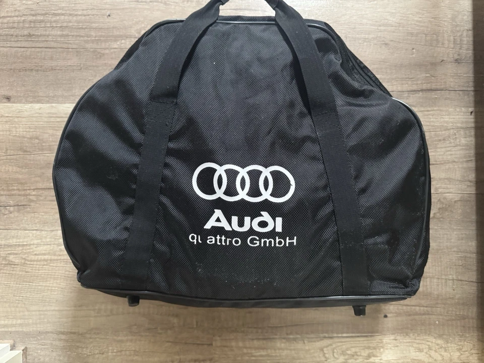 Bolsa de viaje Audi R8 Quattro GmbH - Imagen 2 de 4