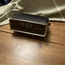 Working Speed read 24 hours Seth Thomas Clock  Black And Silver Gently Used