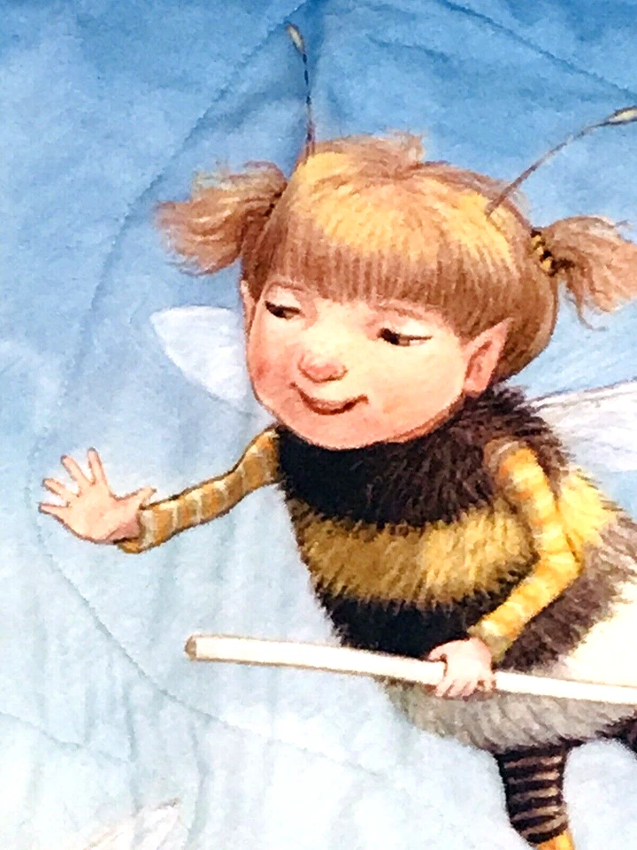 Baby Quilt Coverlet Hand Made Bees and Flowers 22" x 41" Stroller Car Crib - Image 4 of 4