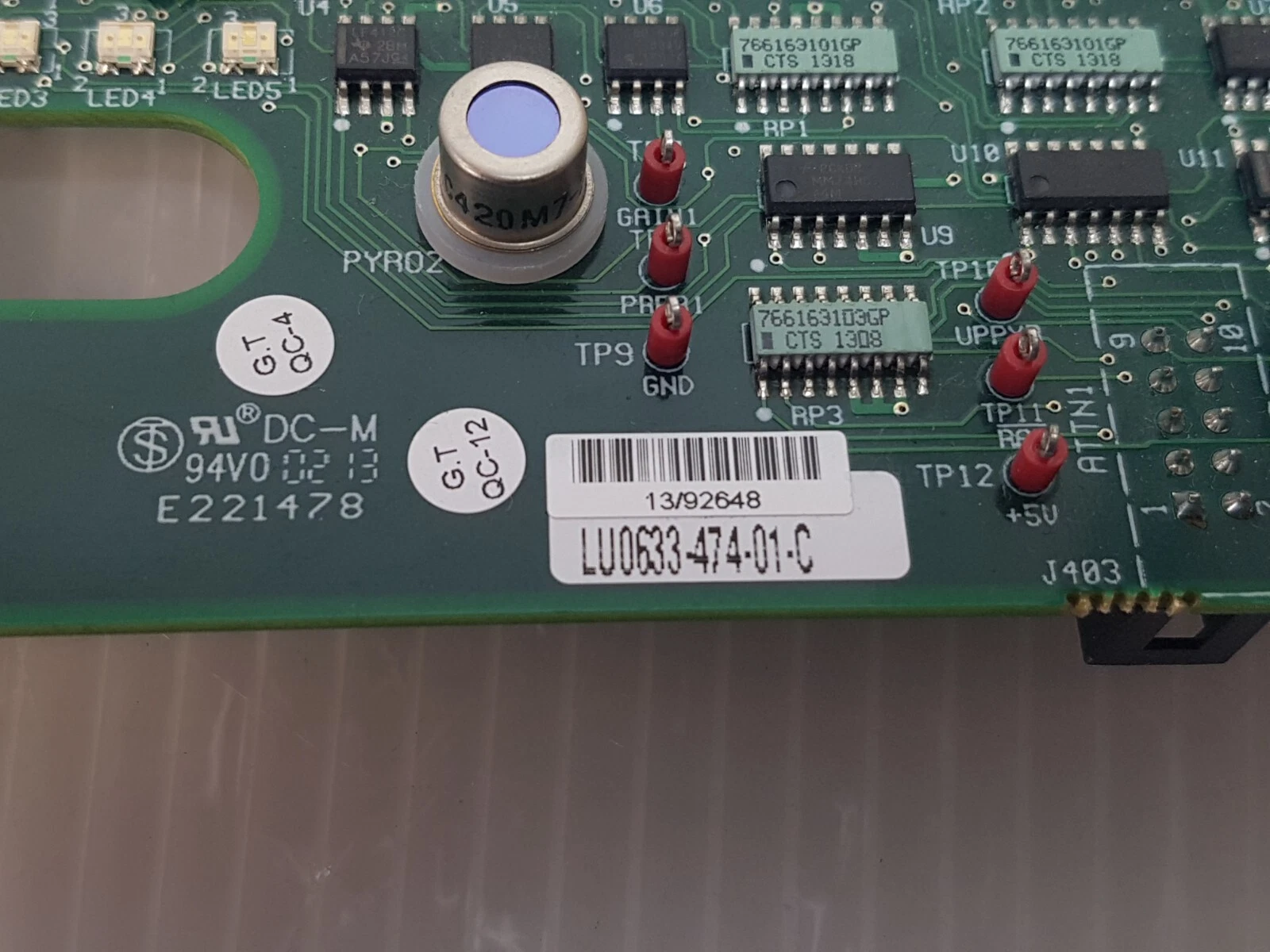 Close-up of PYRO2 detector and LU0633-474-01-C label with UL E221478 marking
