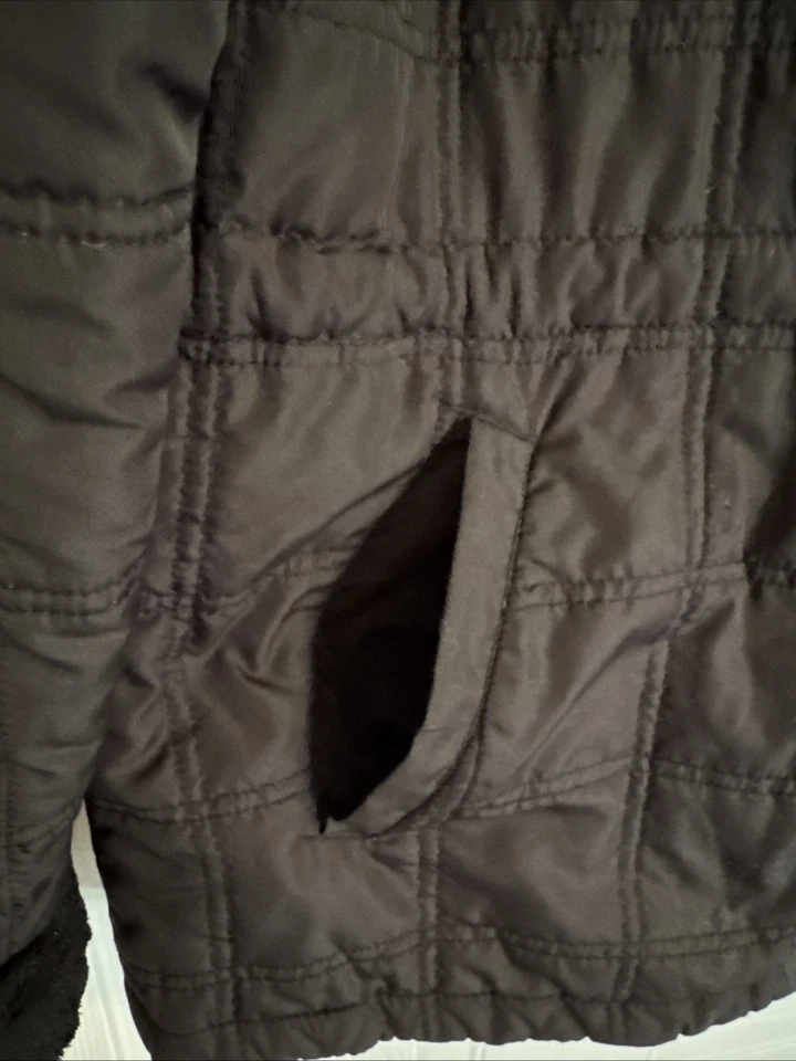 Weatherproof Brand Women’s Black Quilted Jacket Full Zip With Hood Size Medium - Image 2 of 4