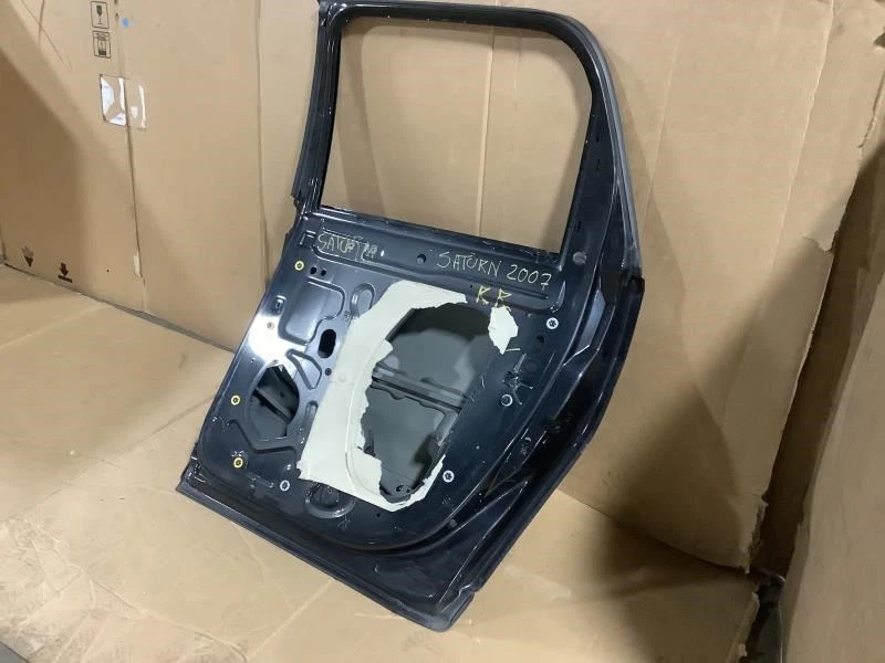 Saturn Outlook XE 2007 puerta trasera derecha del lado del pasajero carcasa gris oscuro metálico Foto 3 de 4