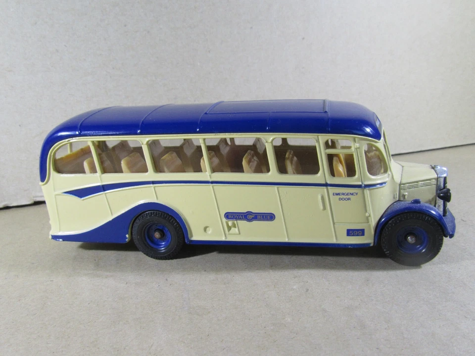 942S Corgi Classics C949/2 England Bus Bedford Ob Coach Royal Blue Exeter 1:50 - Image 4 of 4