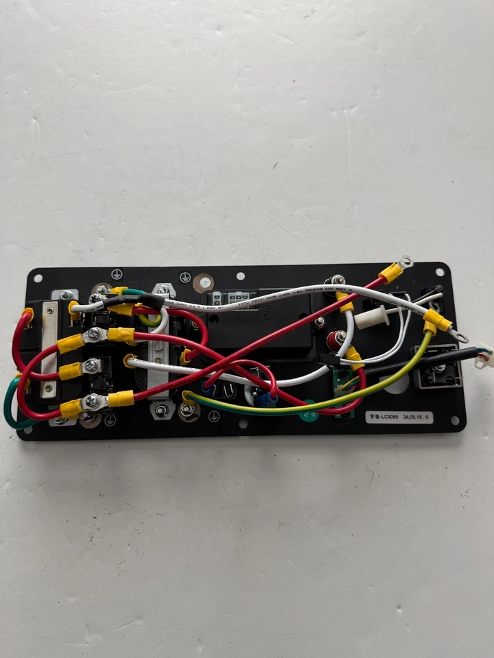 Predator 3500 - 3000/3500W Inverter Generator/ Electric Start Control Panel - Image 4 of 4