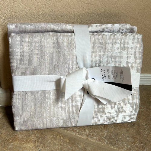 Dillards Luxury Hotel Windsor Duvet Mini Set Full/Queen Metallic Jacquard NWT - Picture 7 of 8