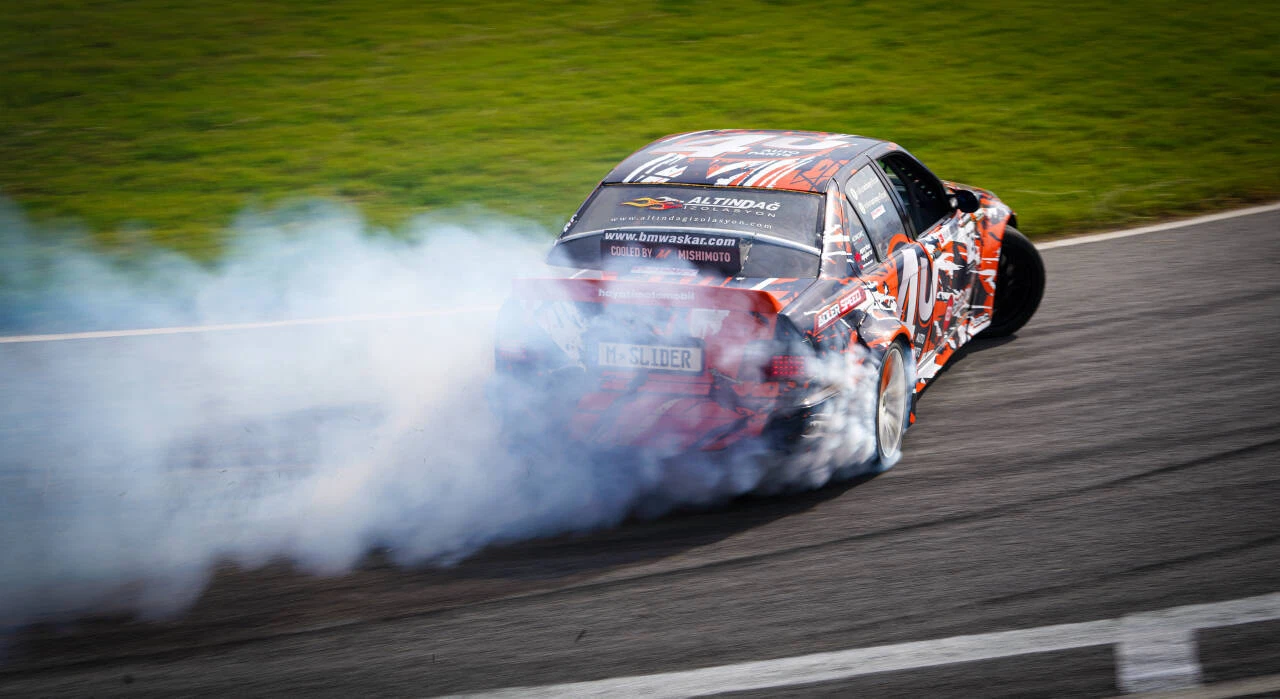 ADLERSPEED Clutch Disc 335206637998 &ndash; Ceramic Disc style: Rigid hub Disc size: 7.25" (185mm) Disc Spline: 185x1-1/8" x 10 Clutch Type: Push Style Release mechanis Clutch cover: Aircraft high quality alu Release bearing: Include Alignment tool: Not include Disc quantities: 1 Disc Diameter: Disc size：7.25" (185mm) OE/OEM Part Number: Does Not Apply Type: Clutch Kit Interchange Part Number: 03-011 KF649-01 03-030 K70206-01 K70238-01 195321 Other Part Number: 03-043 195321 04117 K70238-01 DMF050 Reference OE/OEM Number: Does Not Apply Flywheel Weight: Standard Light weight Flywheel Design: One piece Standard light weight Billet Chromoly &ndash; Fits BMW 325 328 525 528 M3 Z3 E34 E36 STANDARD WT thumbnail 2