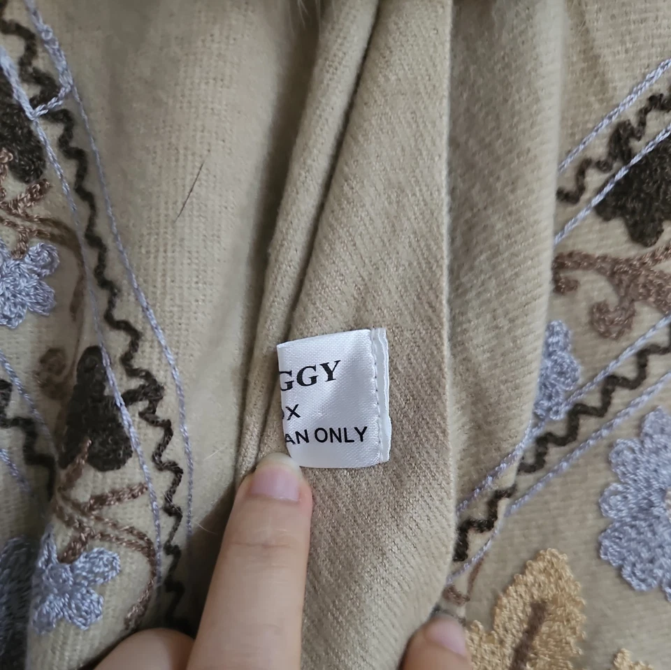 Xale bordado bege pele de raposa estola - Imagem 3 de 4