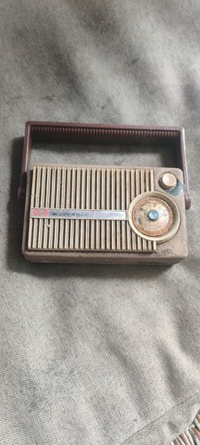 MOTOROLA MODEL #6X31N-1957? Transistor Radio I DON'T KNOW IF IT WORKS