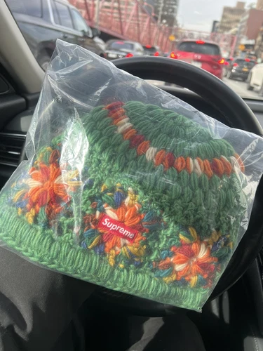 Bonnet Supreme au Crochet (SS25) Vert
