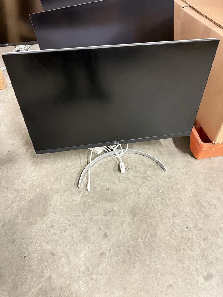 LG Ultrafine 27UN850-W 27'' 4K UHD IPS Monitor TESTED - Image 4 of 4