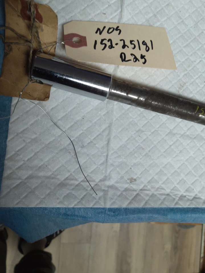 1965 Yamaha Yds3c/R3/Oem передняя ось 152-25181-00-00 R25 - Изображение 2 из 3